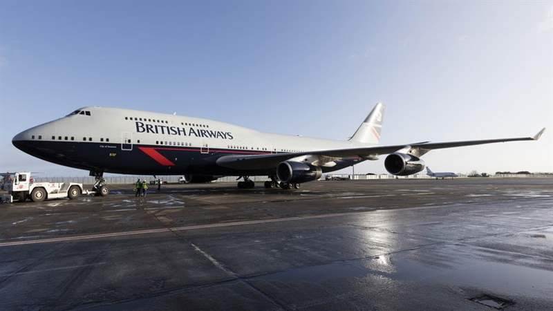 Bọc máy bay của British Airways bởi Landor