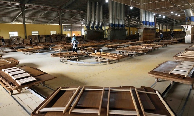 CHIẾN LƯỢC CHUYỂN ĐỔI SANG MÔ HÌNH SẢN XUẤT NỘI THẤT GỖ XUẤT KHẨU VỚI THƯƠNG HIỆU RIÊNG (OBM)